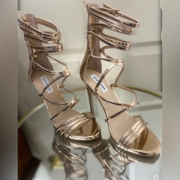 🚨NEVER WORN Steve Madden- Size 9 | Rose Gold | Heel Height: 4.75 Inches - Picture 6 of 9